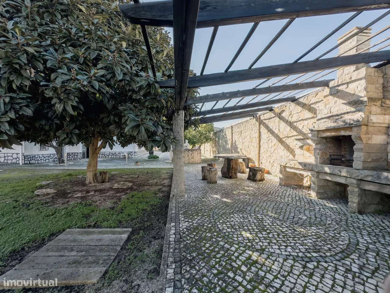 Oportunidade rara numa das localizações mais valorizadas de Fernão Fer-12