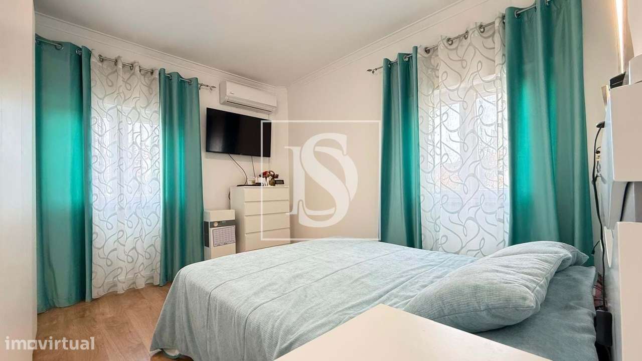Apartamento T3 renovado na encantadora vila da Moita.-6