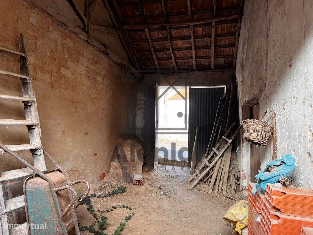 Adega para transformação em moradia-13