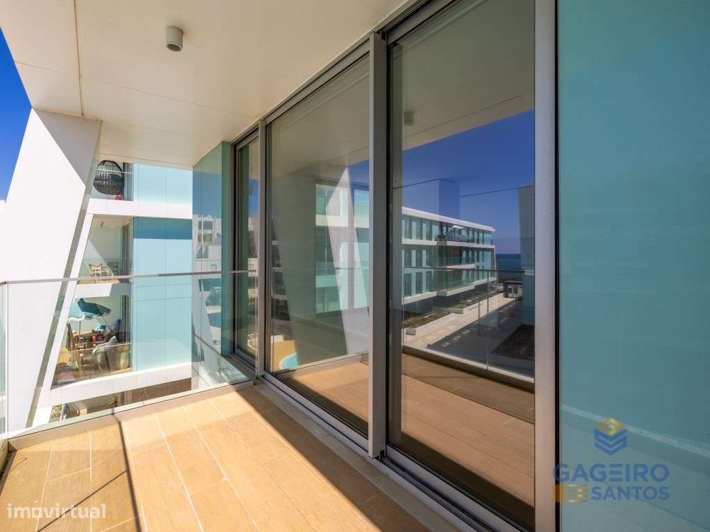 Apartamento T2 inserido em condomínio de luxo na primeira linha de ...-13