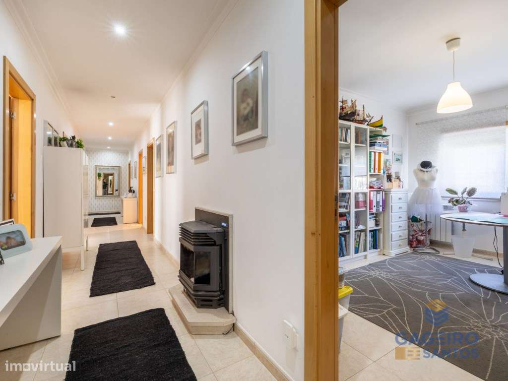 Moradia Independente T4 +1 em São Martinho do Porto-30