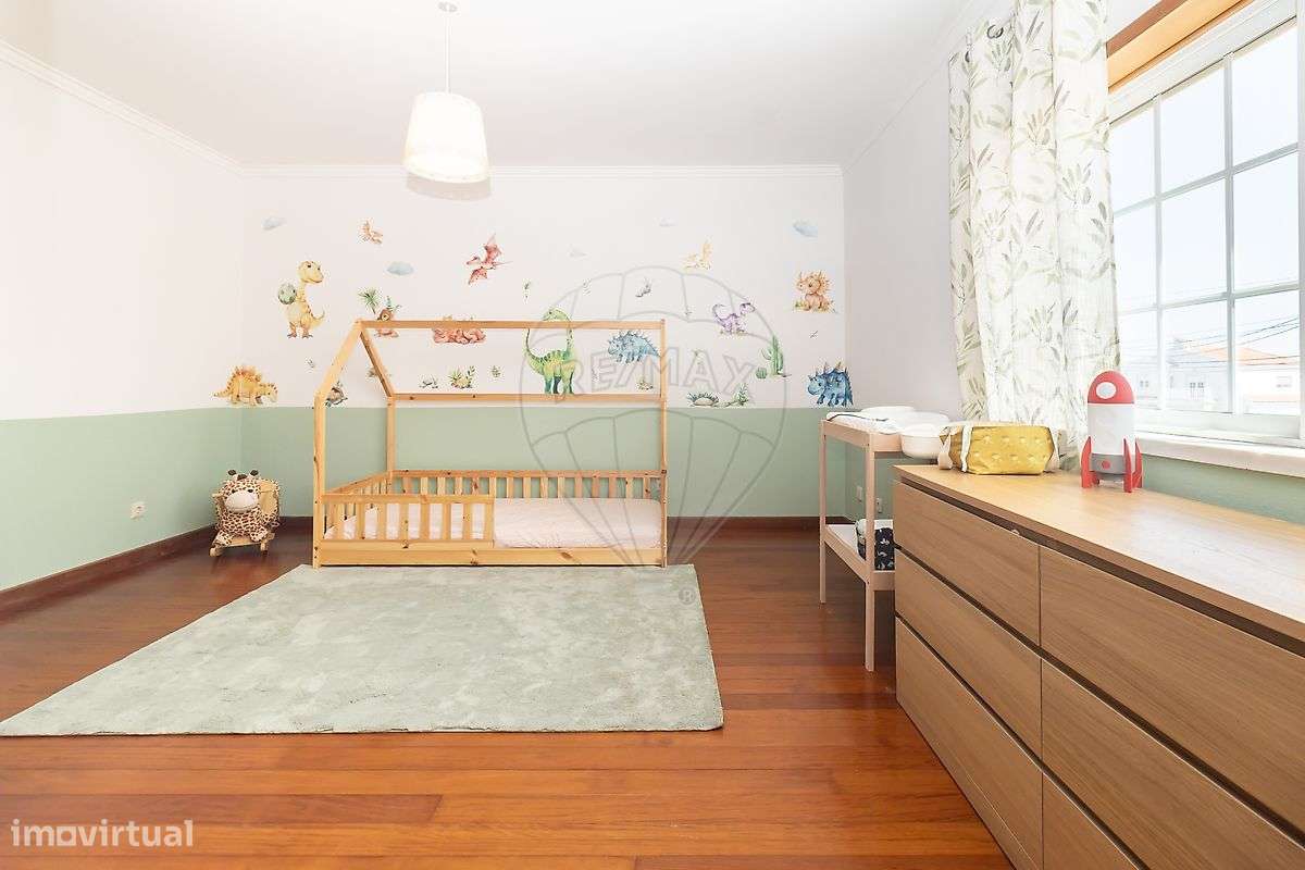 Moradia T4 com 570 m² de Terreno em São João das Lampas-23