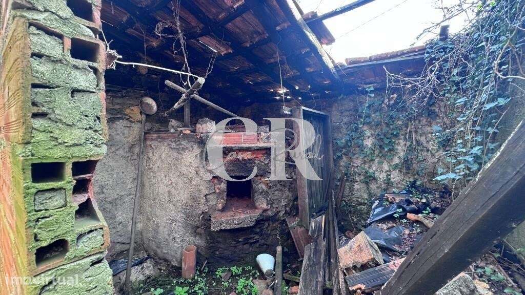 Quinta com casas de pedra para recuperar, poço e furo-20