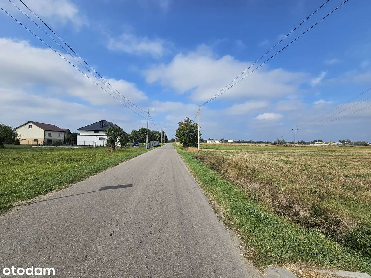 Uchwalony plan; b. dobry dojazd do W-wy; szkoła, PKP. Nowe domy-9