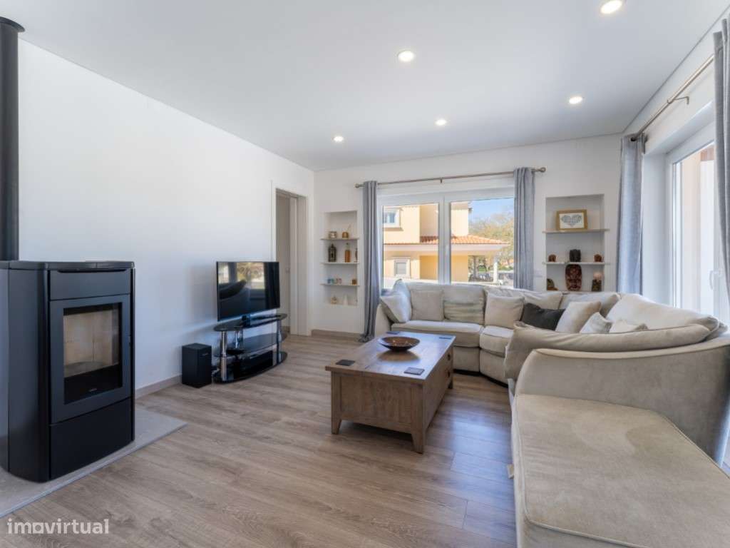 Moradia T3 com Terraço e Churrasqueira no Nadadouro - Grande imagem: 2/31