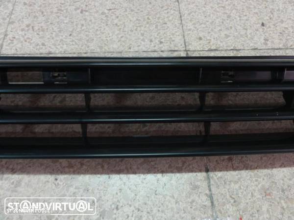 Grelha frontal sem simbolo vw passat 35i abs(plastico) C/ 2 anos de garantia (material novo) - 3