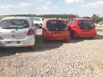 Toyota Yaris II mcperson prawy 1,0 1,3 zwrotnica - 11