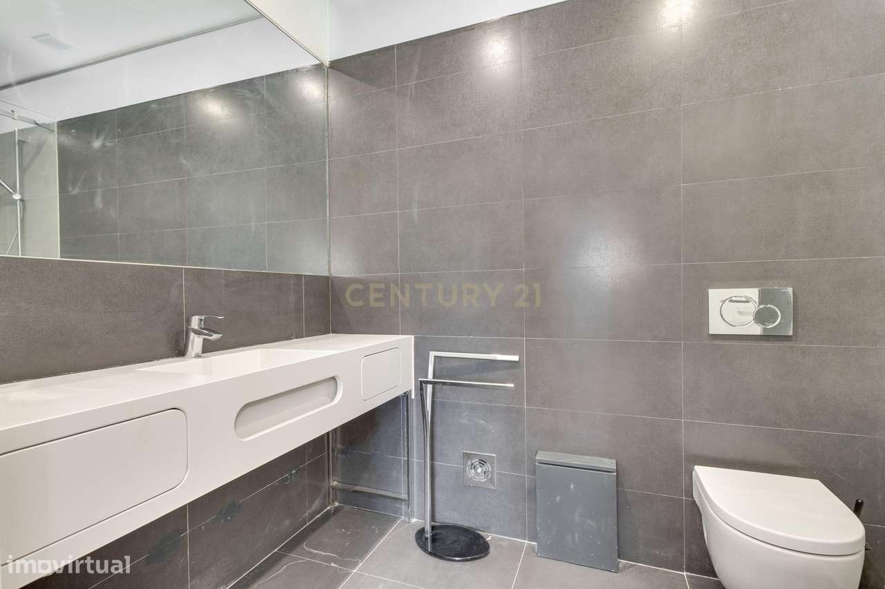 Fantástico Apartamento T4 na Alameda Dom Afonso Henriques – Localizaçã-38