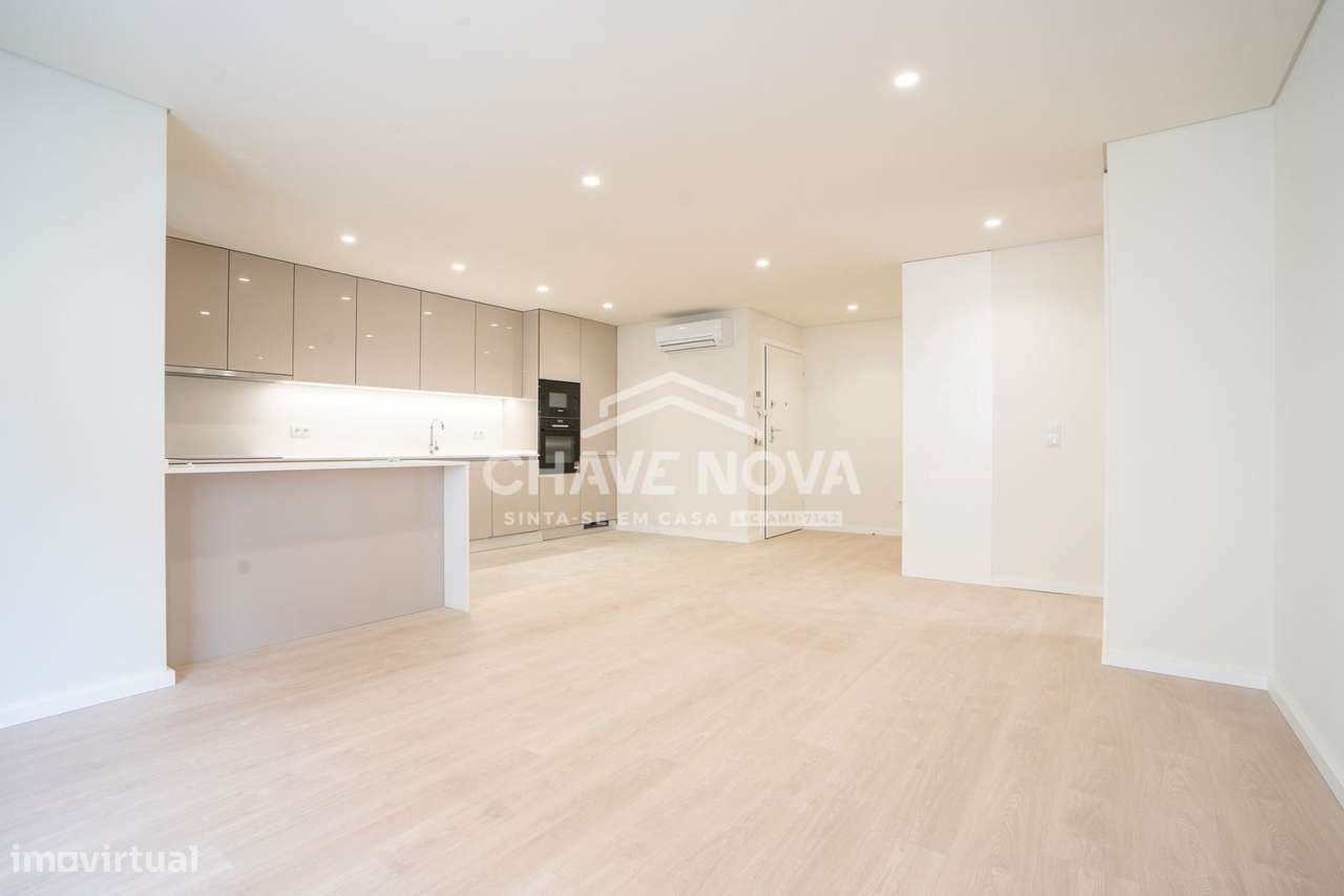 T2 Novo c/ Varanda e Lugar de Garagem nas Devesas (Stª Marinha) - Grande imagem: 2/15