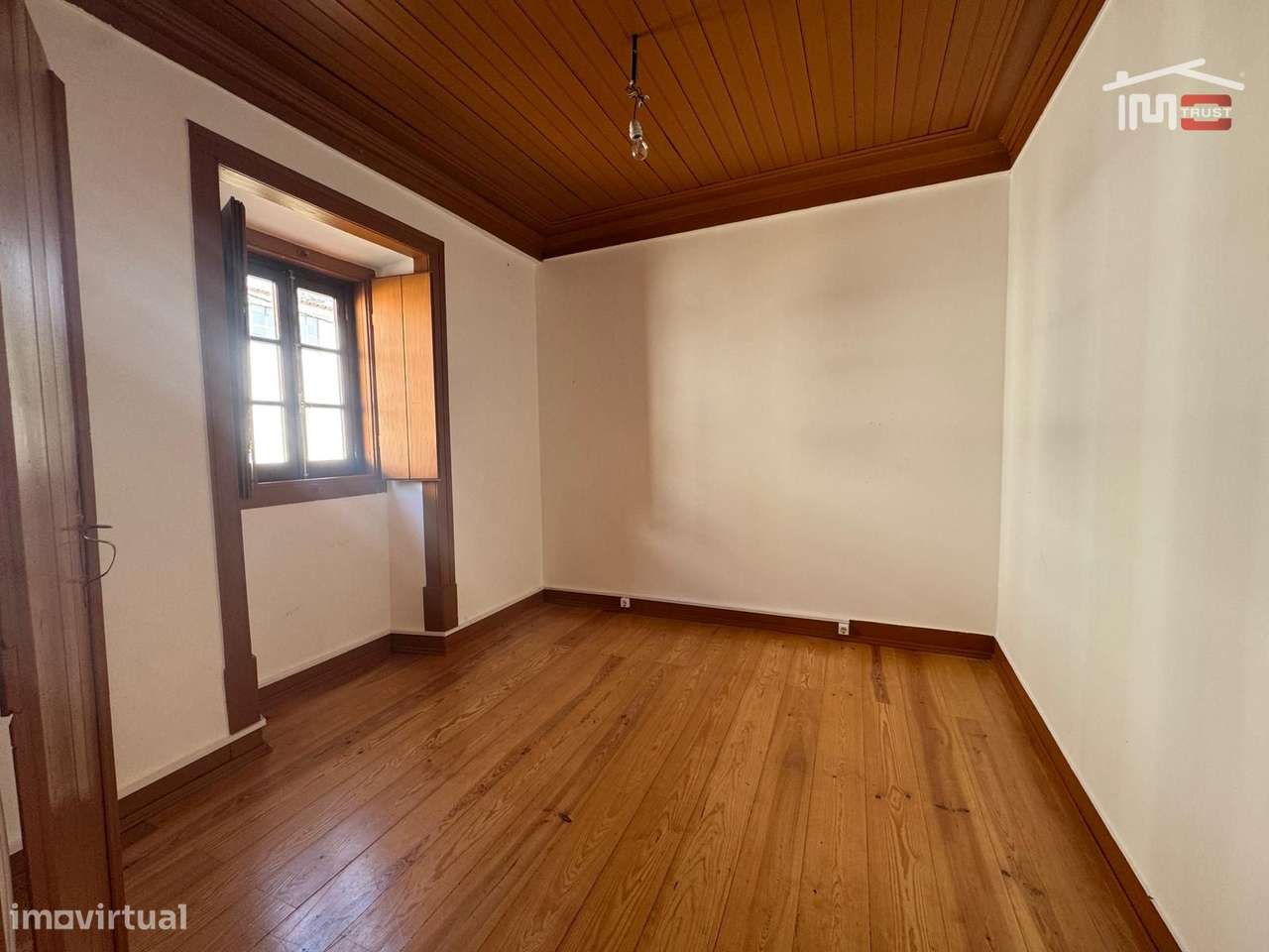 Moradia T2 habitável com terreno (imovel com licença de utilização) - Grande imagem: 5/32