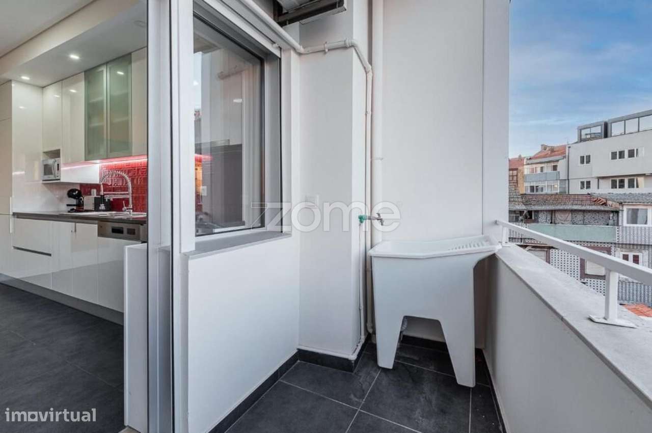 Apartamento luminoso T2+1 com varanda na Avenida Rodrigues de Freitas-21
