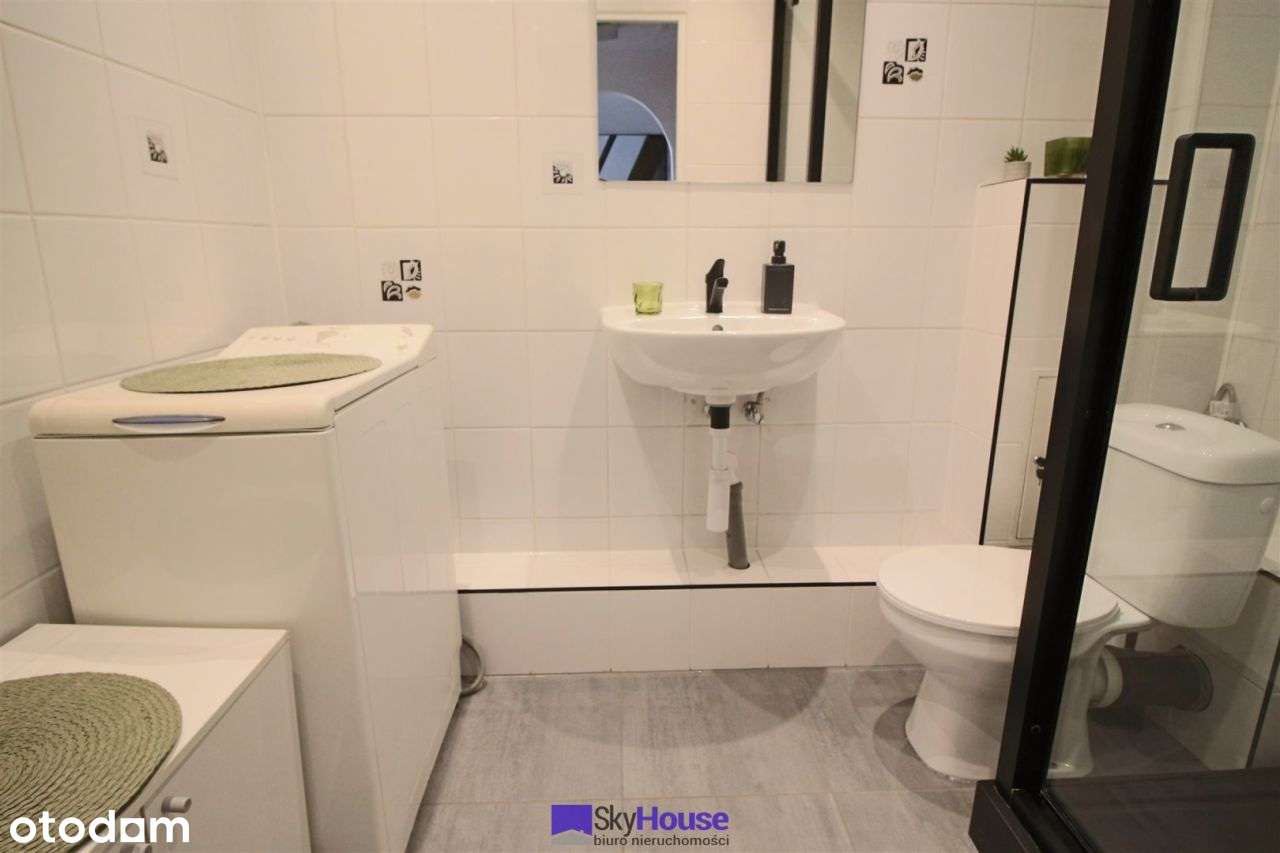 Kawalerka z antresolą i balkonem przy Rynku-8