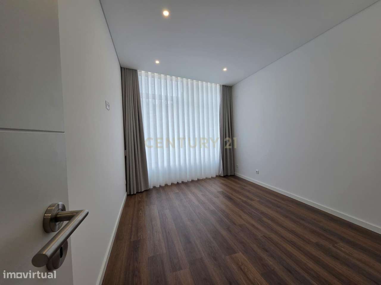 APARTAMENTO T1+1 | TOTALMENTE NOVO| DESGIN MODERNO | ERMESINDE-12