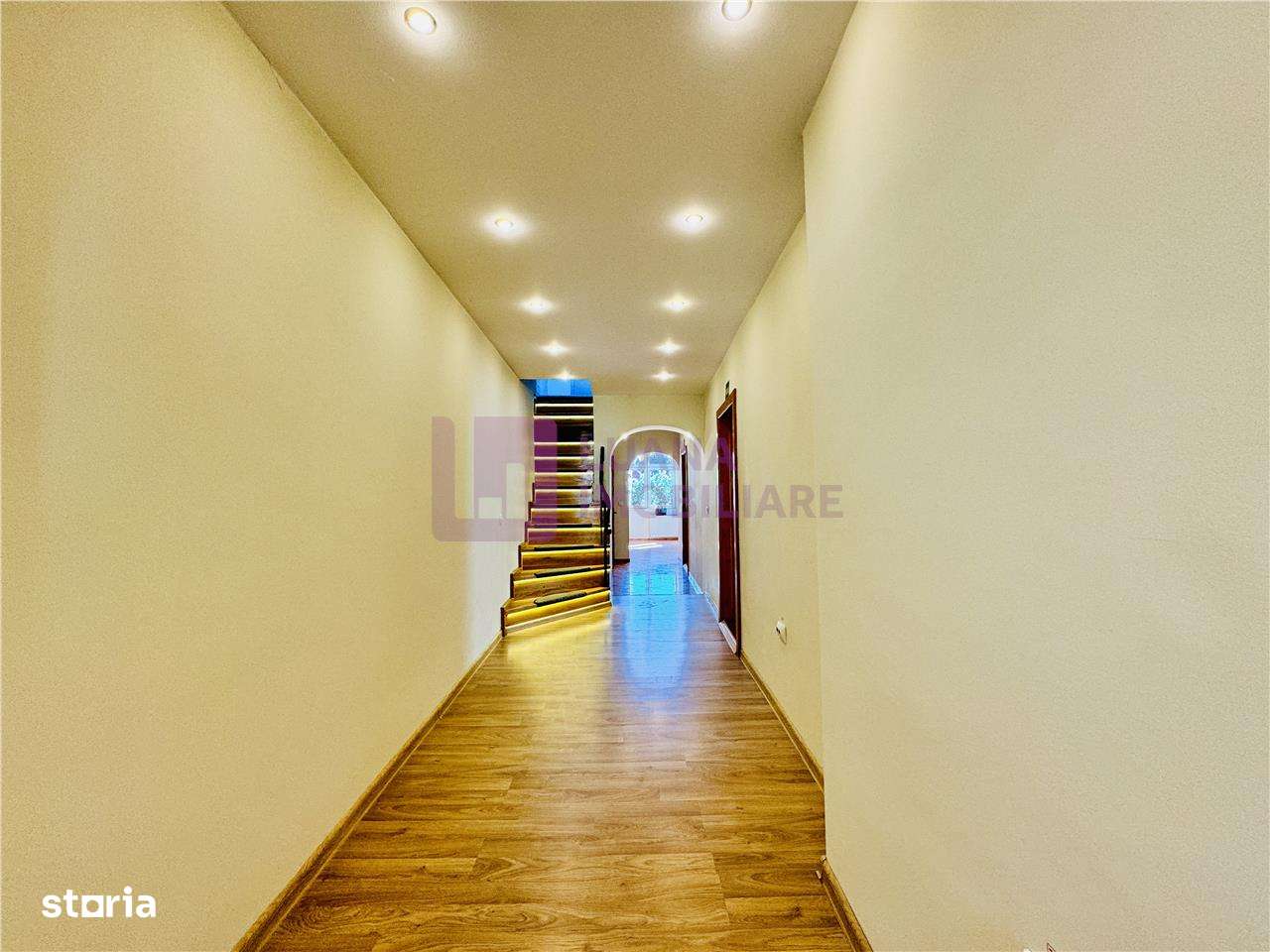 Spatiu de birouri | Central - Piata Cibin | 340 mp | curte | COMISION - Imagine principală: 5/14