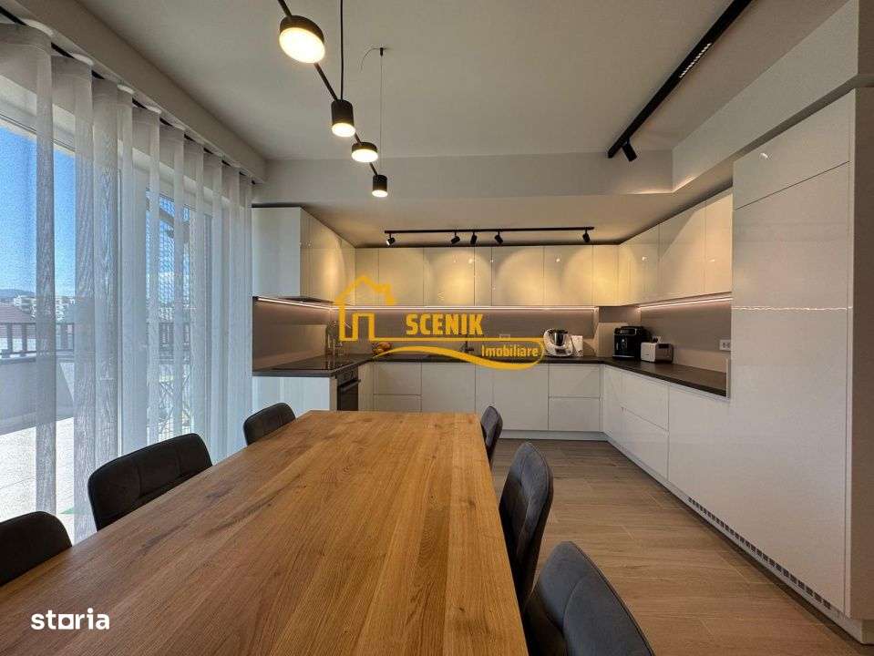 Penthouse de exceptie, vedere Tampa, acces exclusivist cu liftul pana-7