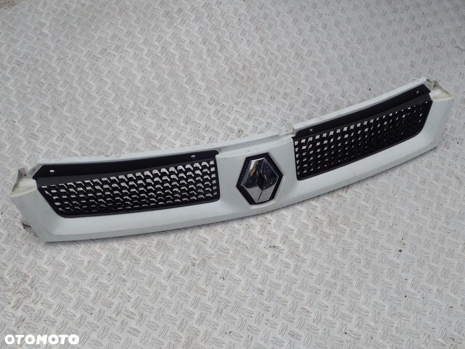 GRILL RENAULT TRAFIC 01-06 RADOM - 1