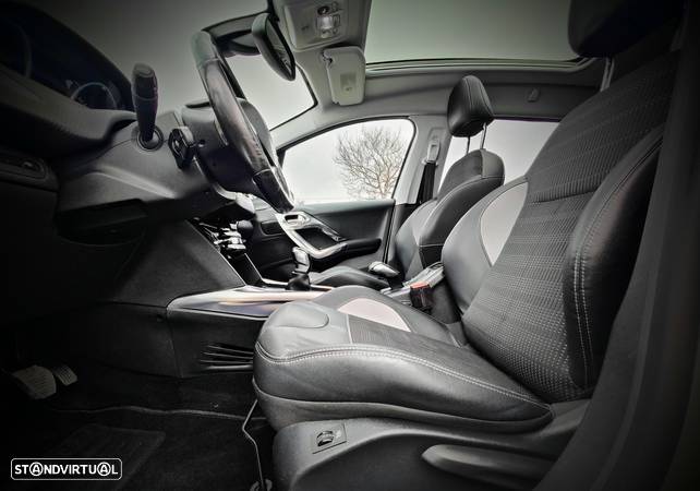 Peugeot 2008 1.2 PureTech Allure - 8