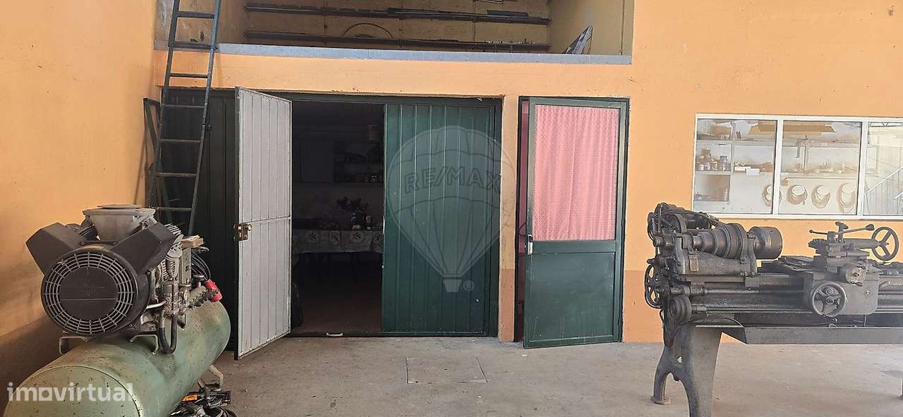 Moradia T5 para venda-6