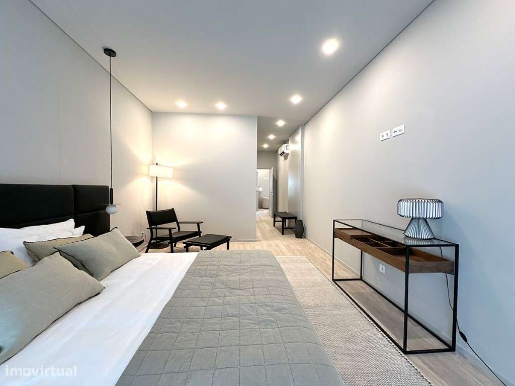 Apartamento T3 com garagem em palacete renovado em Lisboa-16