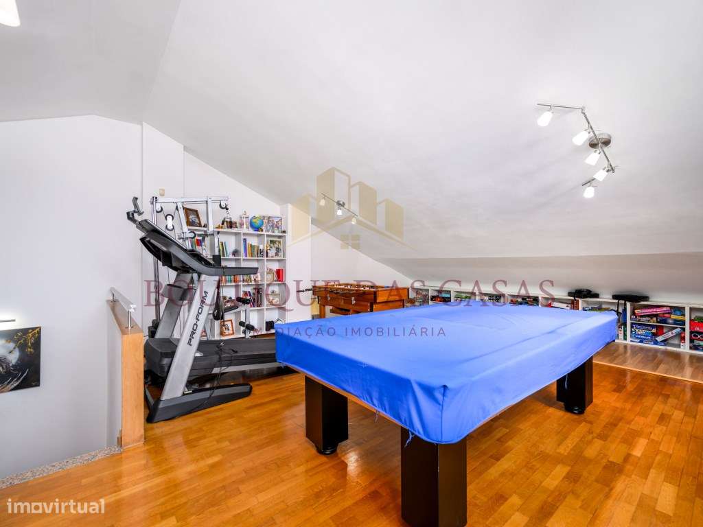 Moradia T5 em Perosinho-33