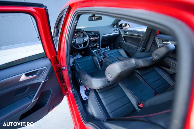 Volkswagen Golf GTI (BlueMotion Technology) - 18