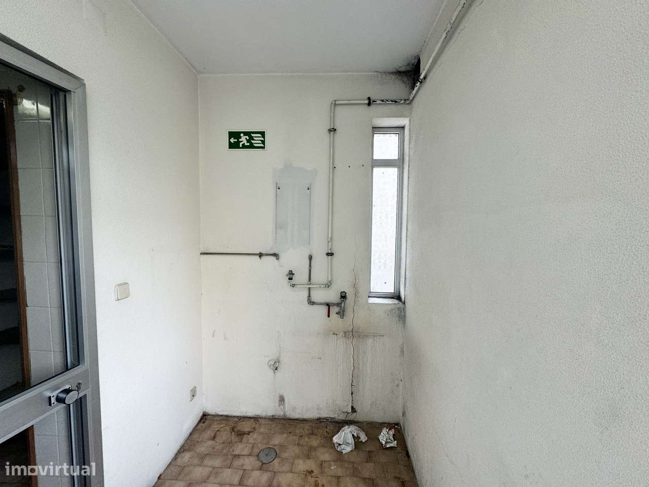 Apartamento T2 na Avenida Doutor Renato Araújo-13