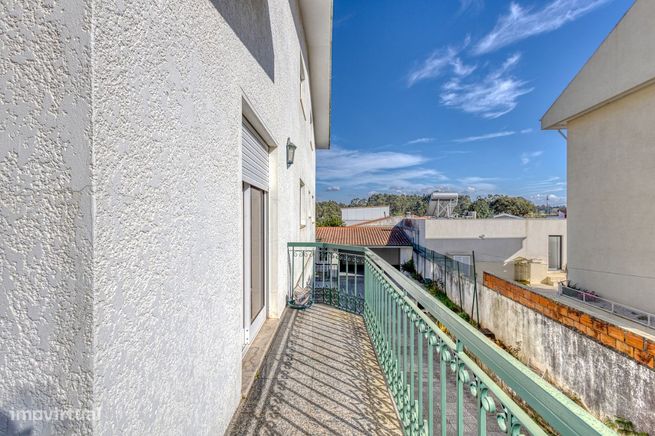 Moradia T5 em S. Félix da Marinha com garagem próximo da praia-31