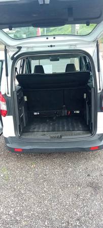 Ford Tourneo Courier 1.5 TDCi Ambiente - 10