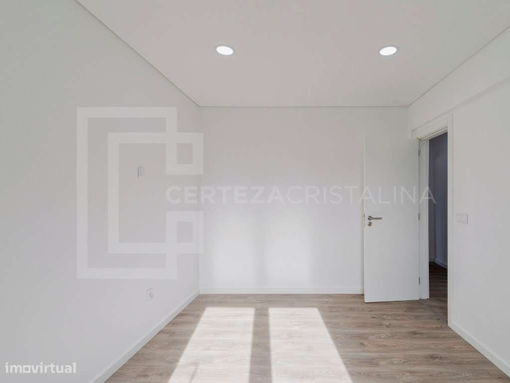 T3 Totalmente Renovado | 3.º Andar | Varanda | Rua S. Joaquim - Set...-18