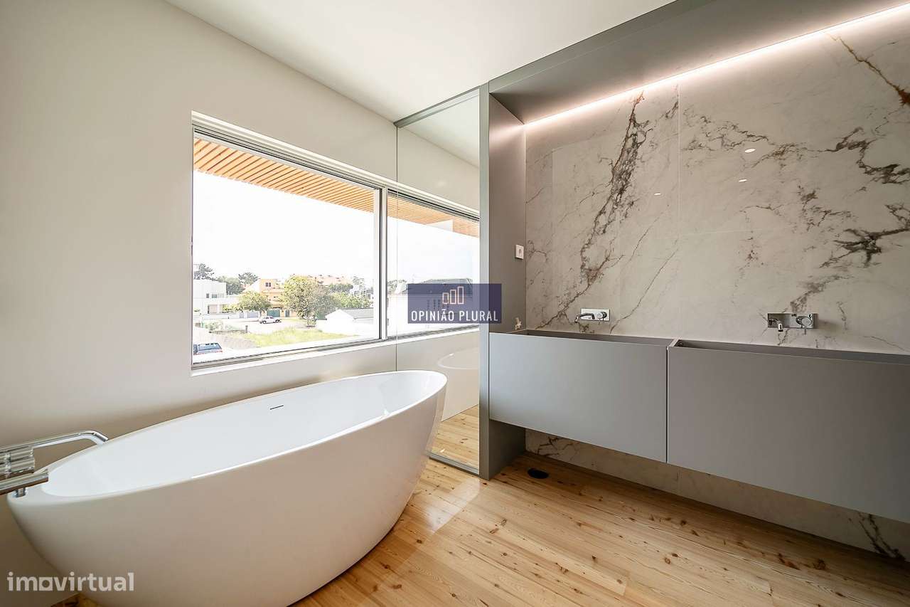 Espaçosa Moradia T4 com Escritório e Piscina - Pronta a Habitar-23