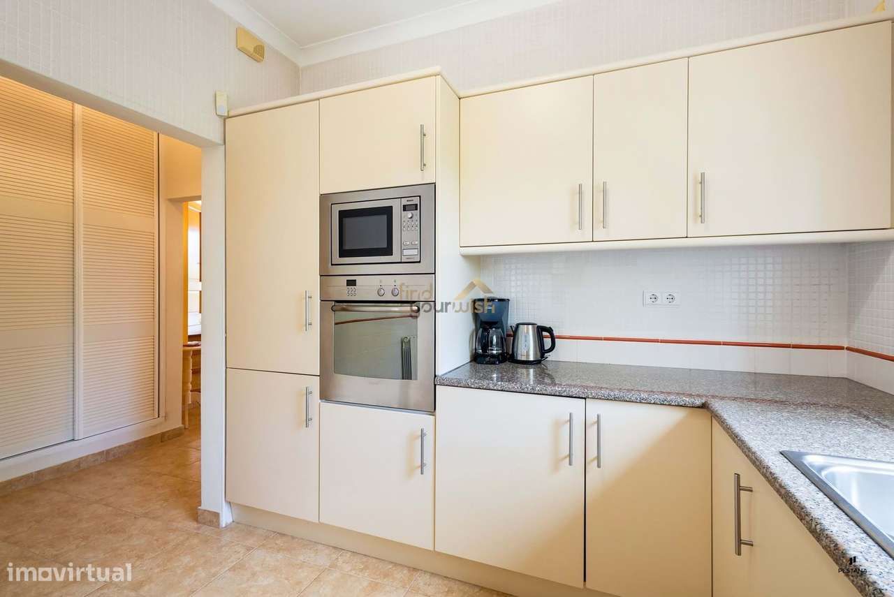 Moradia T4 com piscina, único piso,  com acesso direto ao exclusivo Ca-7