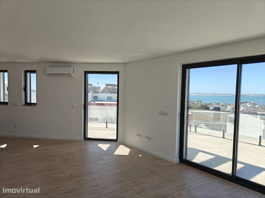 Penthouse T3 de Luxo com Vista Mar junto à praia do Baleal-15