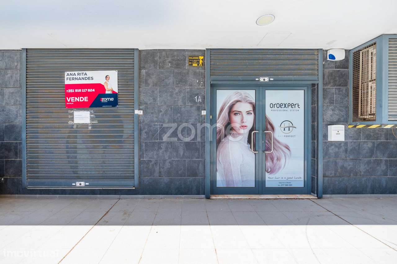 Espaço comercial com estacionamento - Alameda das Linhas de Torres-14