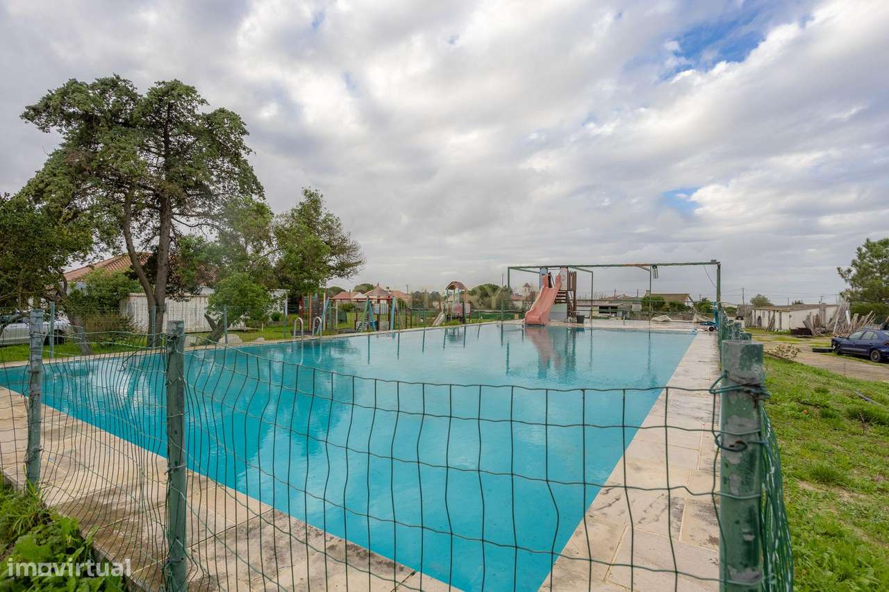 Quinta de 7800 m2  com Casa Principal T3, Apartamento T1 e 6 quartos i-15