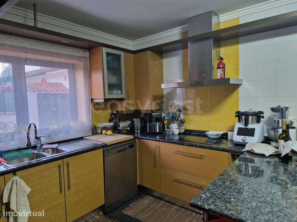 Espetacular Moradia T4 com terraço e garagem fechada, situada em Ta... - Grande imagem: 4/60