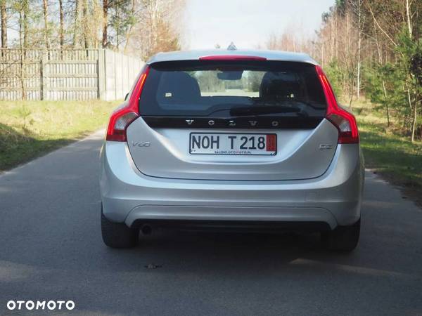 Volvo V60 D3 Geartronic Momentum - 15