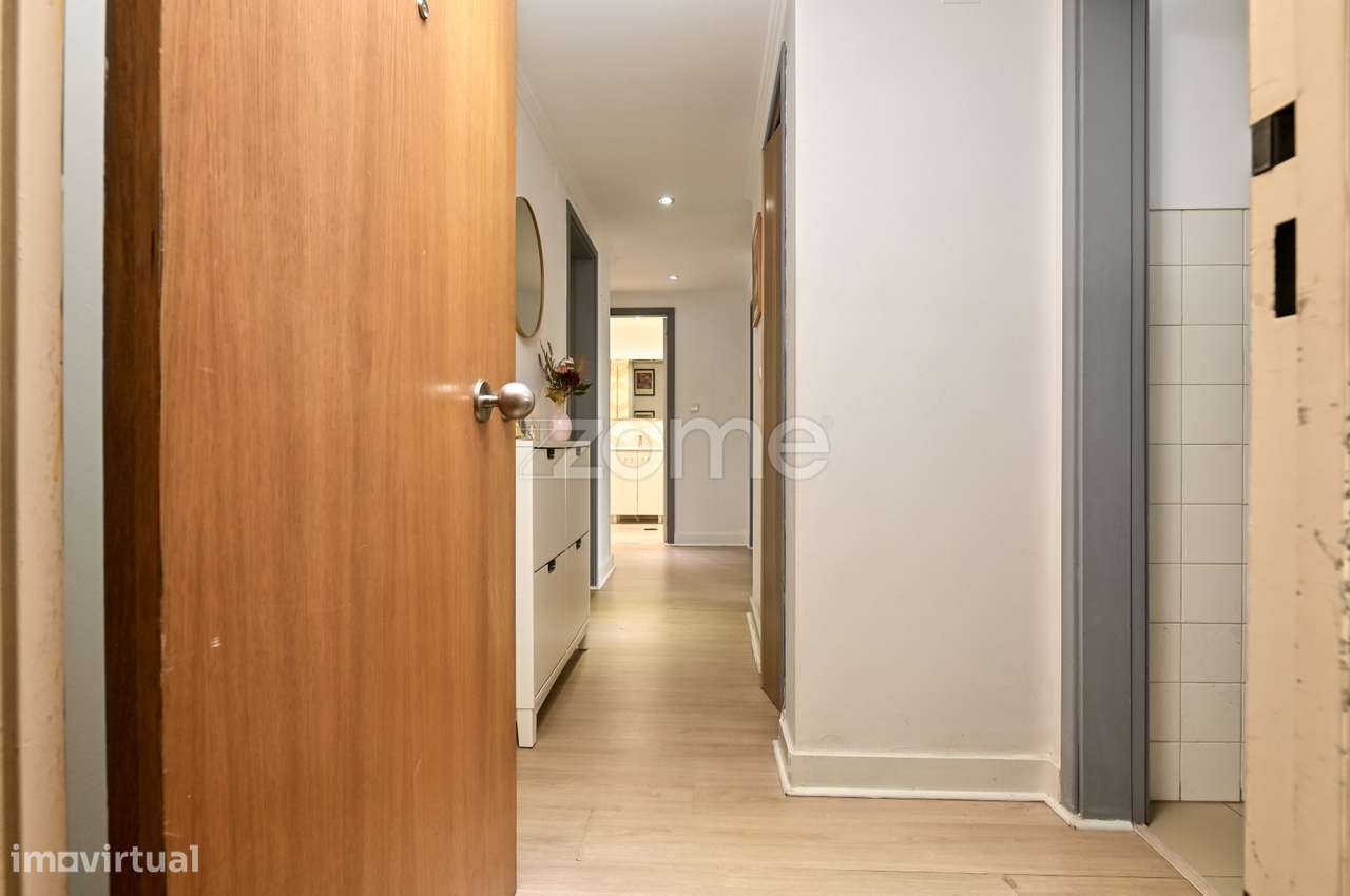 T3 remodelado a poucos metros do mercado de Tires - Grande imagem: 2/21