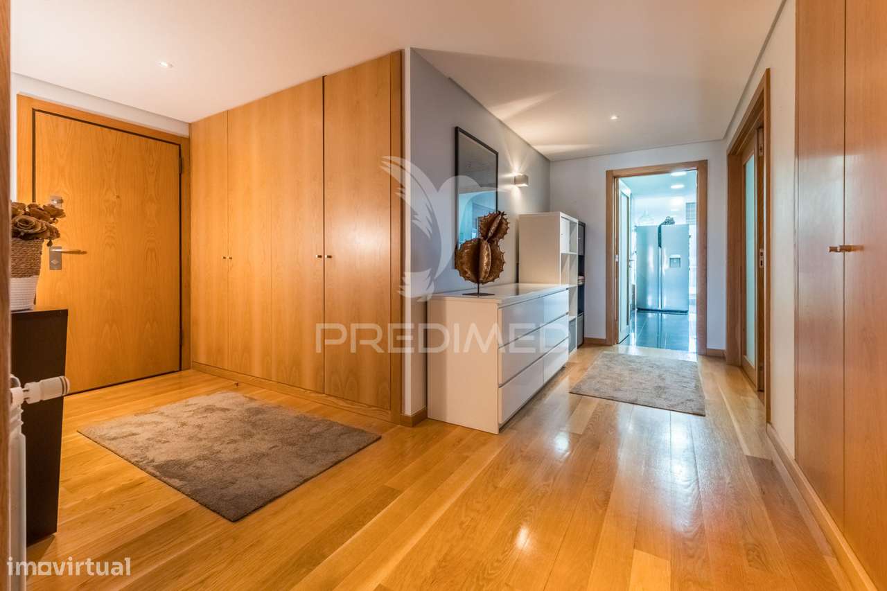 Apartamento T4 - Centro da Maia, junto ao metro - Grande imagem: 4/36