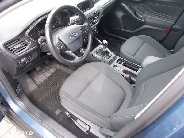 Ford Focus - 18