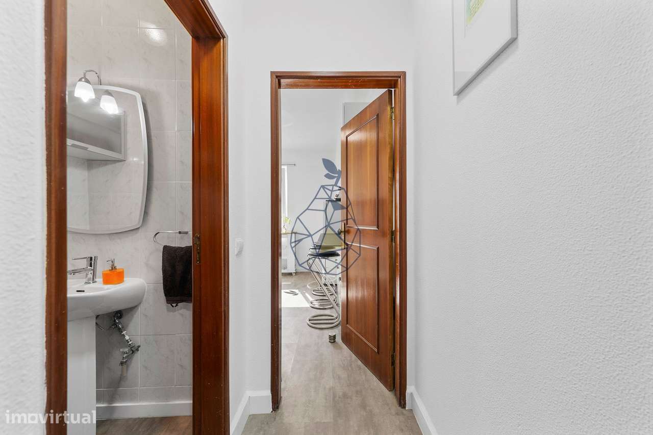 Apartamento Duplex T3 mobilado,  3 casa de banho ,Terraço, Vista Mar A-14