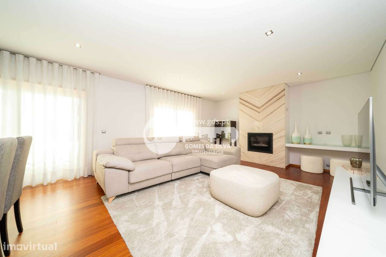 Exclusiva Moradia T4 Térrea com Piscina em Adaúfe, Braga - Grande imagem: 5/46