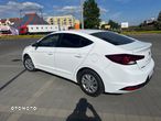 Hyundai Elantra 1.6 Classic Plus - 4