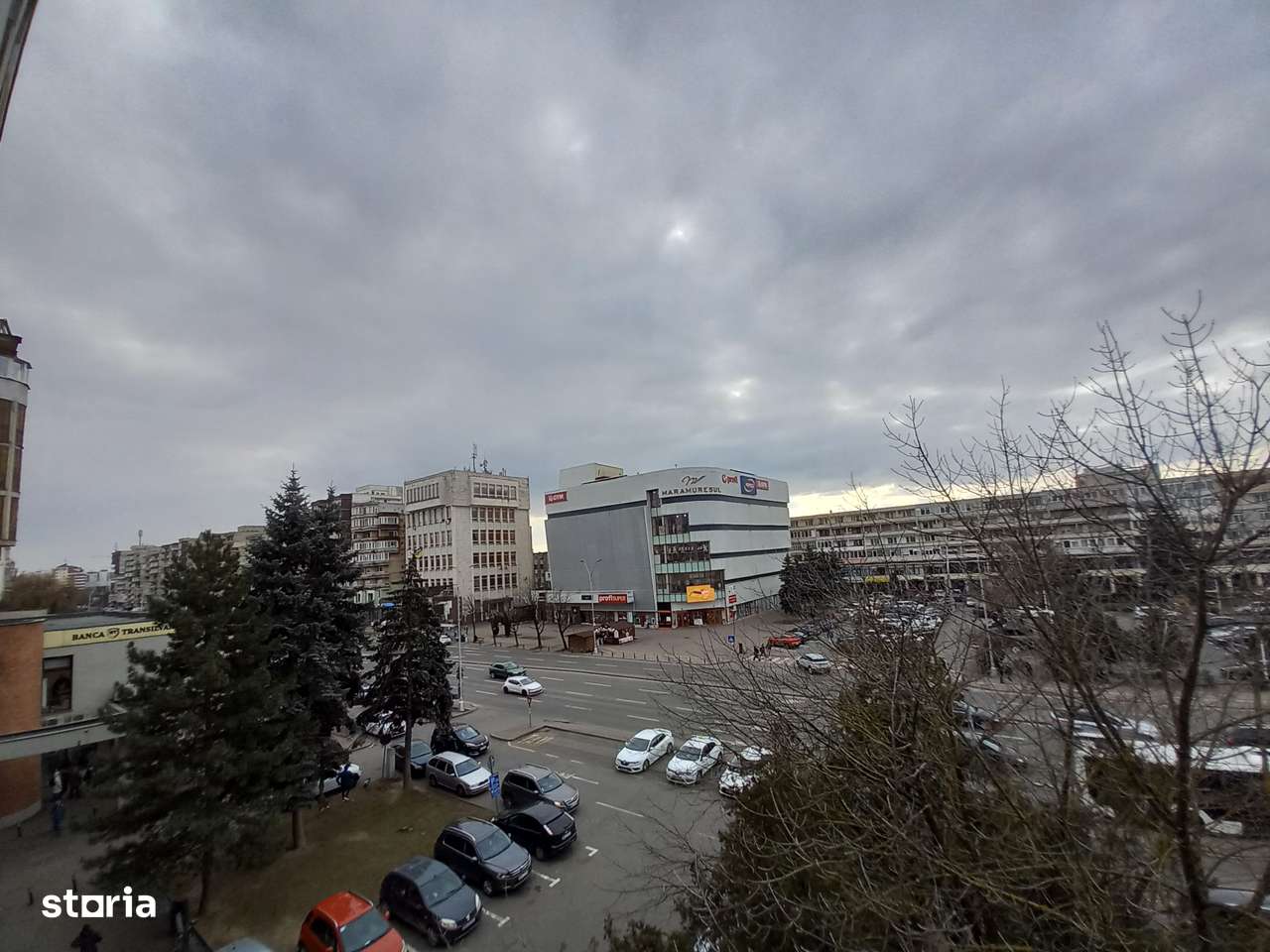 Bd. Unirii - Mc Donald s, apartament 3 camere, decomandat, etajul 2!!-0