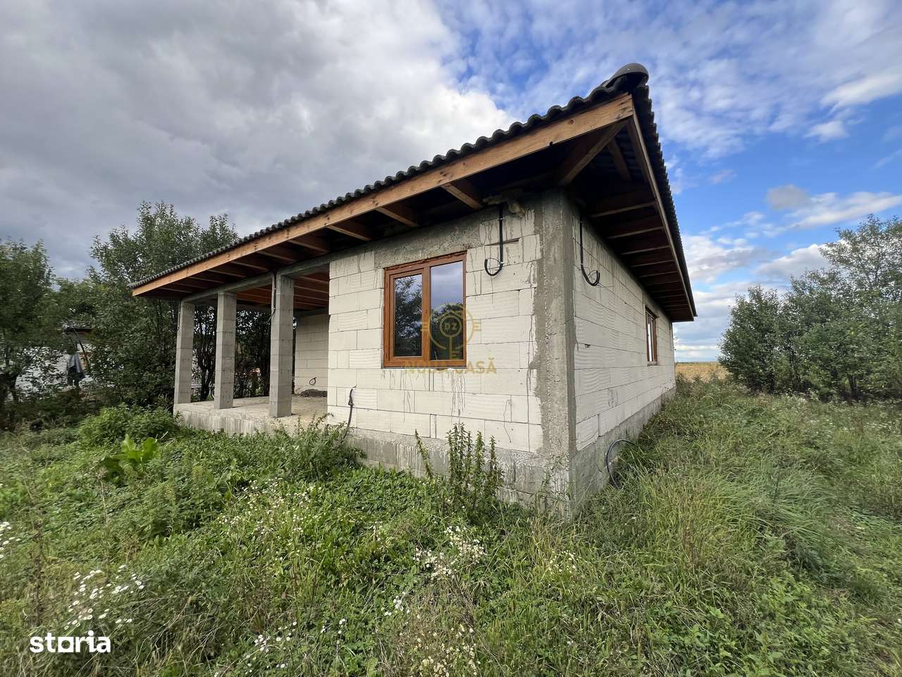 !LISTARE NOUA! Casa de vanzare in Comuna Lazuri /Teren 3800MP - Imagine principală: 1/6