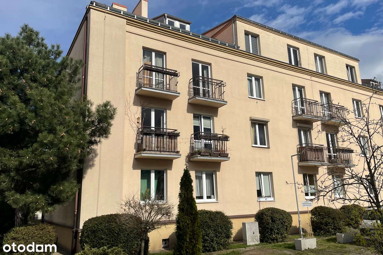 Przy tramwaju, z balkonem, piwnicą i parkingiem-17