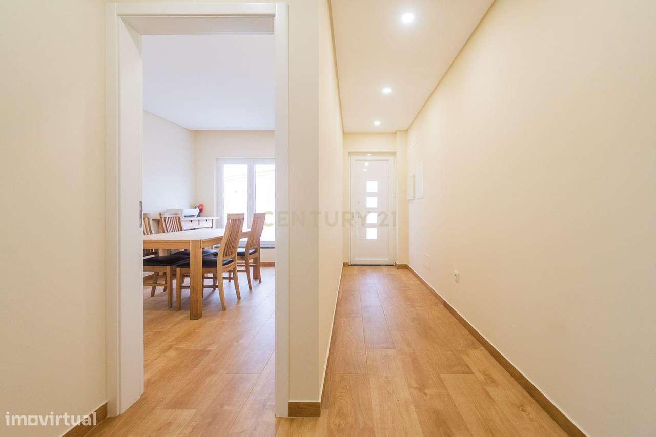 Moradia T3 localizada na aldeia de Cheleiros - Mafra-16