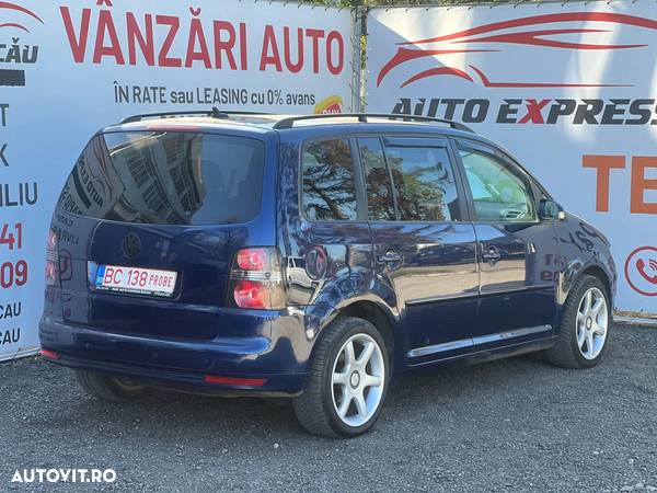 Volkswagen Touran 2.0 TDI DSG United - 16