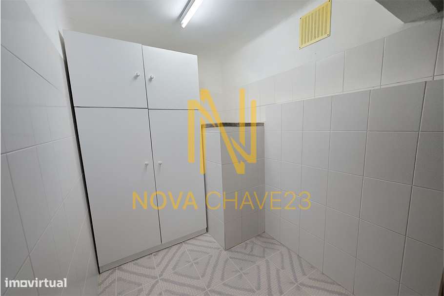 Armazém de 136m² na Avenida Santa Maria –Espaçoso, Luminoso e Versátil-6