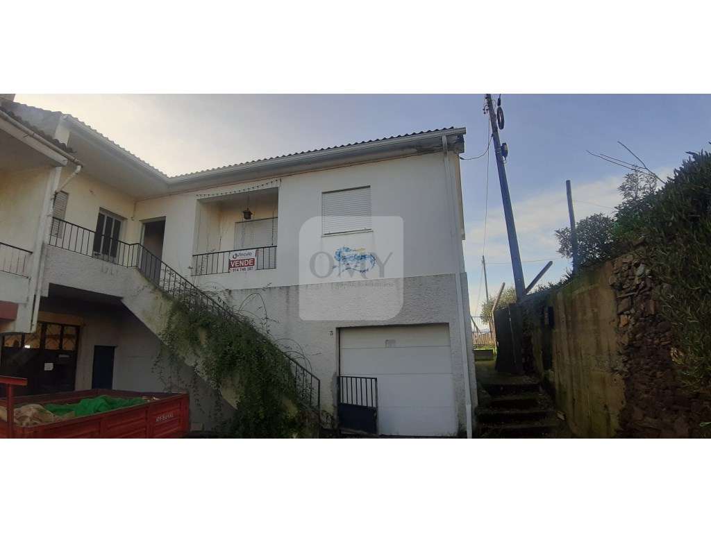 Moradia T3 Geminada Implantada em Terreno de 588 m2 em Bujões, Vila... - Grande imagem: 5/13