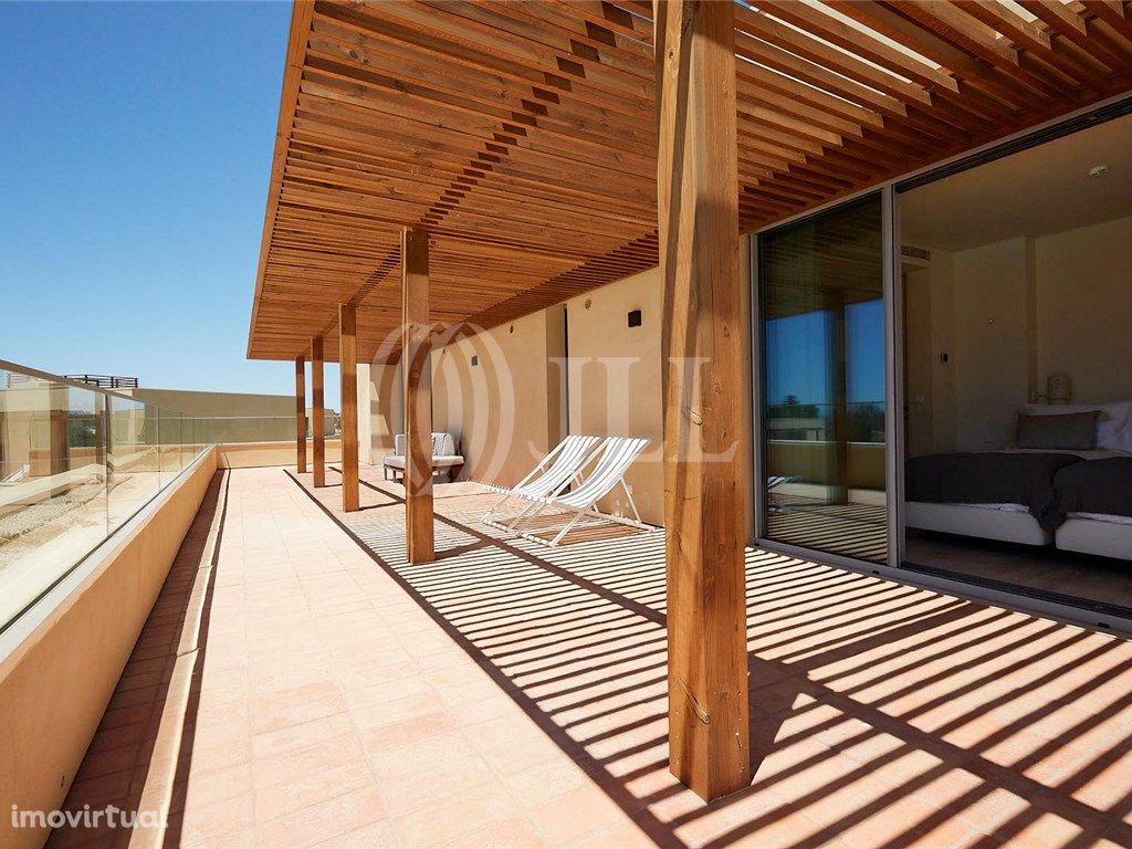 Apartamento T2 com terraço no White Shell, Algarve